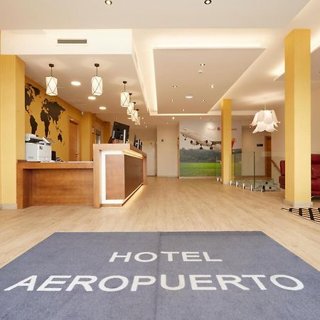 Hotel Arias Aeropuerto Santiago Del Monte Bagian luar foto