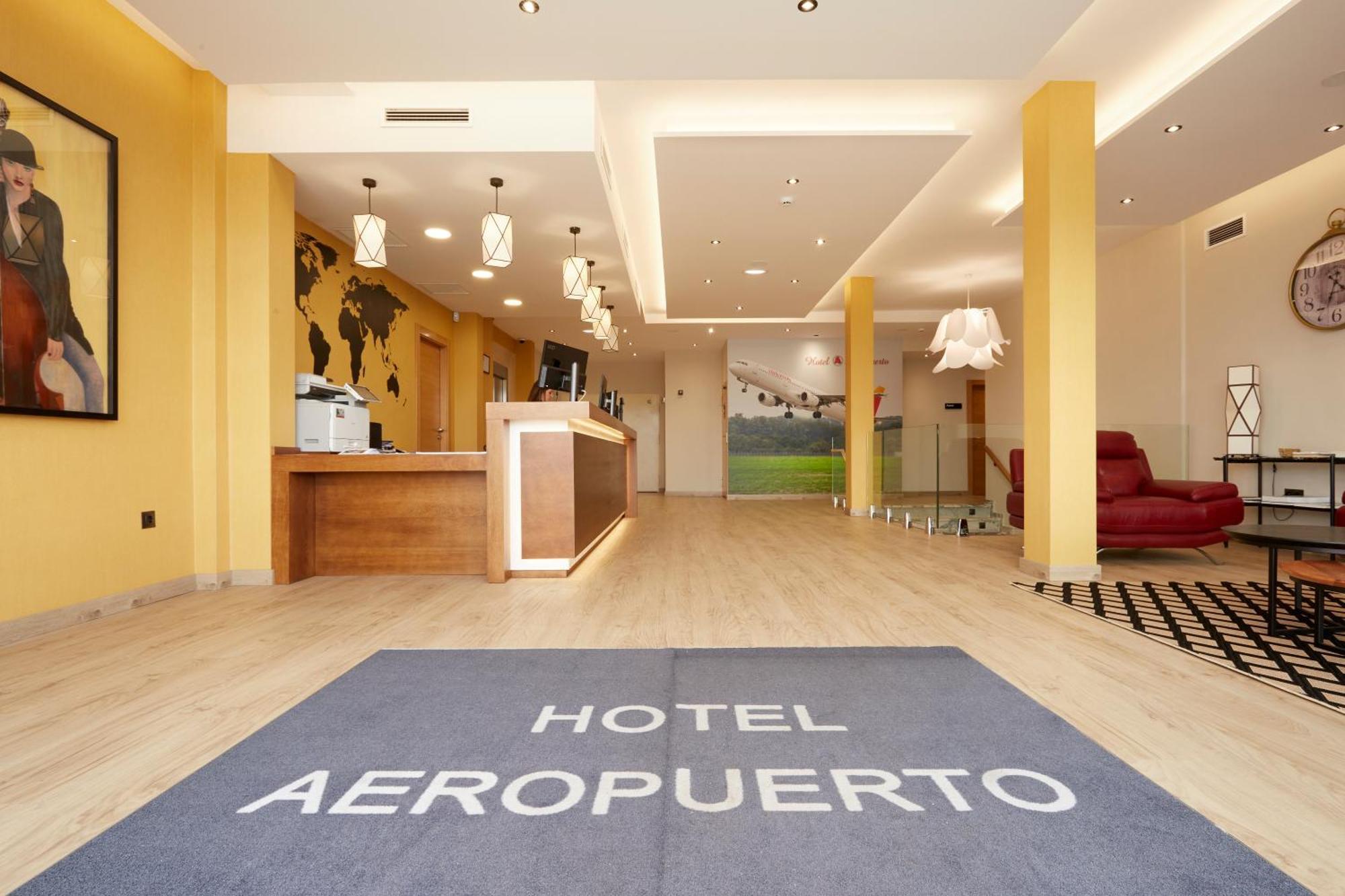 Hotel Arias Aeropuerto Santiago Del Monte Bagian luar foto